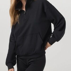 Vuori Granite Half Zip in Black